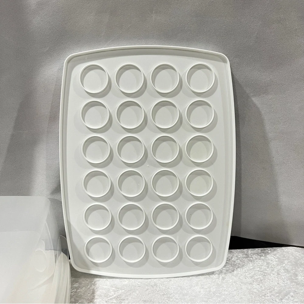 Wilton Ultimate 3-in-1 Cupcake Muffin Cake Caddy White Holder Hard Plastic